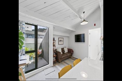 Photo of property in Metro Apartments, 18/220 Thorndon Quay, Pipitea, Wellington, 6011