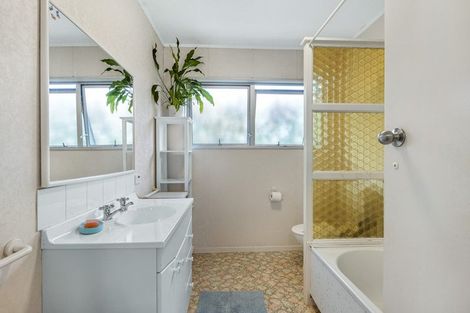 Photo of property in 75 Marellen Drive, Red Beach, 0932