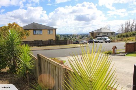 Photo of property in 4 Kirikiri Drive, Papakura, 2110