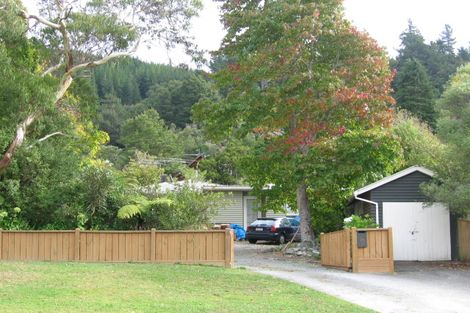 Photo of property in 28 Jocelyn Crescent, Pinehaven, Upper Hutt, 5019