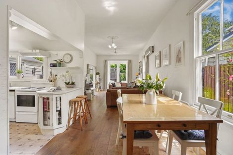 Photo of property in 96 Holly Road, St Albans, Christchurch, 8014