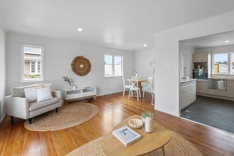 Photo of property in 1 Whimp Avenue, Onerahi, Whangarei, 0110