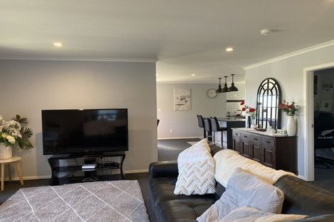 Photo of property in 163 Navigation Drive, Whitby, Porirua, 5024