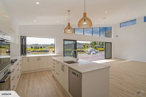 Photo of property in 14 Lady Jocelyn Place, Whitianga, 3510