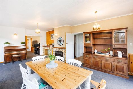Photo of property in 197 Bridge Street, Bulls, 4818
