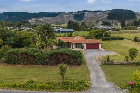 Photo of property in 65 Pohutukawa Drive, Levin, 5571