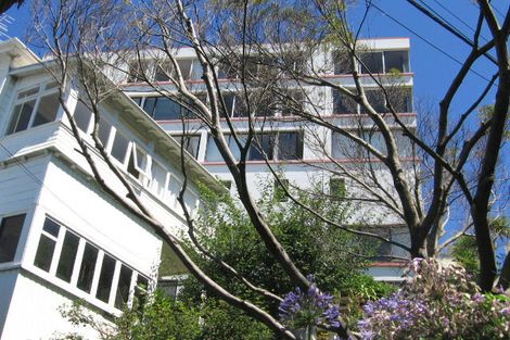 Photo of property in 2f9 Oriental Terrace, Mount Victoria, Wellington, 6011