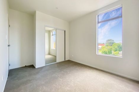 Photo of property in 588d Te Atatu Road, Te Atatu Peninsula, Auckland, 0610