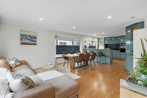 Photo of property in 31a Oakwood Grove, Eastern Beach, Auckland, 2012