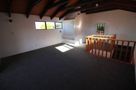 Photo of property in 21 Te Kiteroa Grove, Churton Park, Wellington, 6037