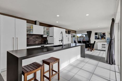 Photo of property in 51b Dixon Avenue, Hawera, 4610