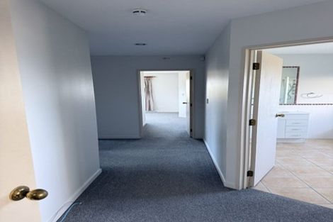 Photo of property in 11 Trotting Terrace, Fairview Heights, Auckland, 0632