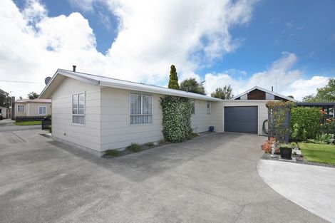 Photo of property in 5 Oxford Street, Marton, 4710