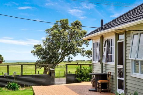 Photo of property in 2 Egmont Street, Patea, 4520