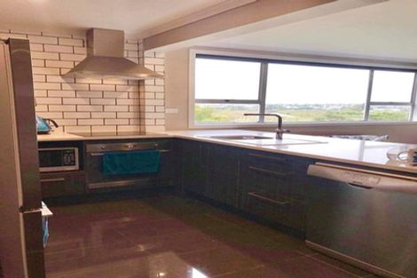 Photo of property in 128 Matipo Road, Te Atatu Peninsula, Auckland, 0610