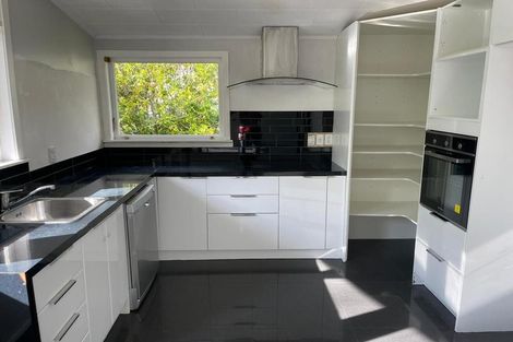 Photo of property in 26 Crompton Road, Massey, Auckland, 0614