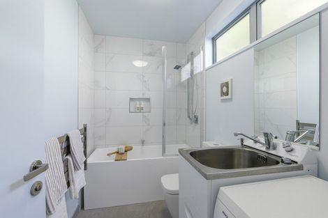 Photo of property in 64 Hewitts Road, Merivale, Christchurch, 8014