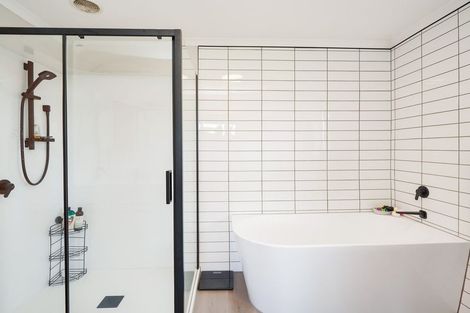 Photo of property in 381 Bay Road, West Plains, Invercargill, 9879