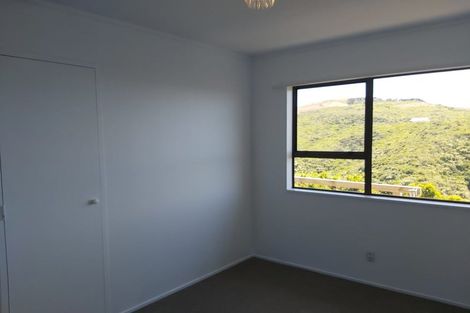 Photo of property in 41a Sunhaven Drive, Newlands, Wellington, 6037