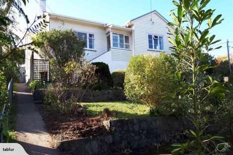 Photo of property in 11 Lucknow Terrace, Khandallah, Wellington, 6035