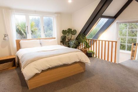 Photo of property in 33 Tainui Road, Titirangi, Auckland, 0604