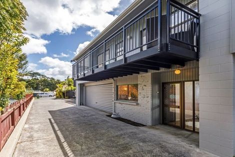 Photo of property in 2/18 Wernham Place, Northcote, Auckland, 0626