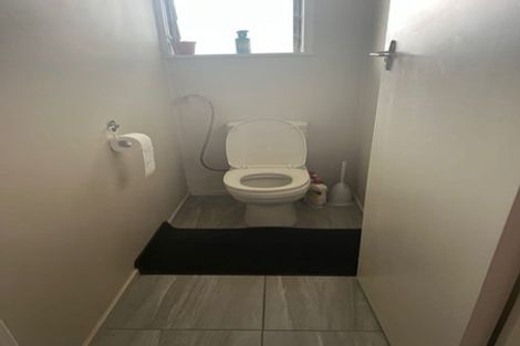 Photo of property in 1/115 Mcleod Road, Te Atatu South, Auckland, 0610