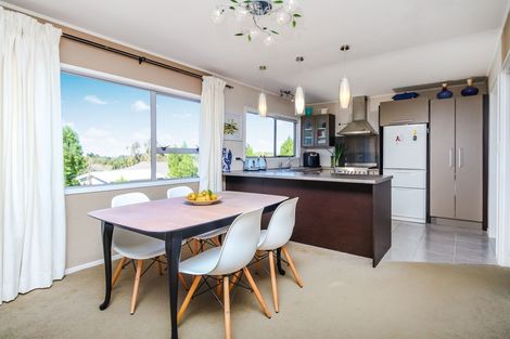 Photo of property in 19 Magdalen Place, West Harbour, Auckland, 0618
