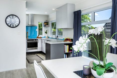 Photo of property in 13a/1 Eban Avenue, Hillcrest, Auckland, 0627