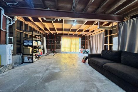 Photo of property in 7 Golf Road, New Lynn, Auckland, 0600