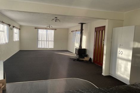 Photo of property in 142 Mark Avenue, Grenada Village, Wellington, 6037