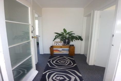 Photo of property in 20 Geordie Street, Henderson, Auckland, 0612