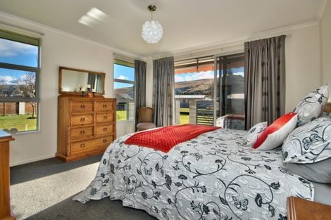 Photo of property in 10 Coburn Place, Lake Hayes, Queenstown, 9304