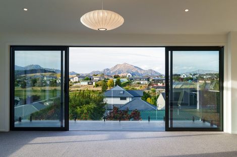 Photo of property in 93 Plantation Road, Wanaka, 9305
