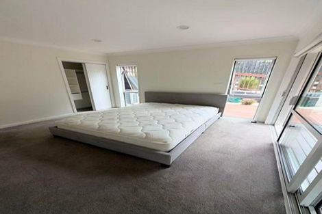 Photo of property in 16 Para Close, Fairview Heights, Auckland, 0632