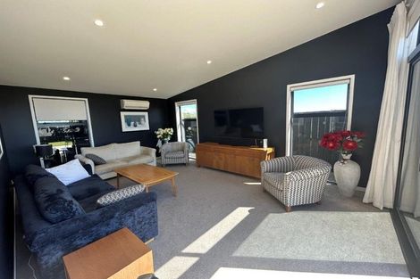 Photo of property in 2 Franks Way, Papamoa Beach, Papamoa, 3118