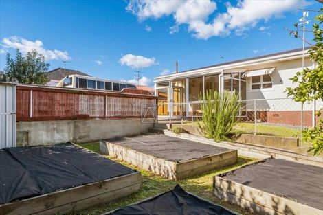Photo of property in 3b Hilltop Road, Parkvale, Tauranga, 3112