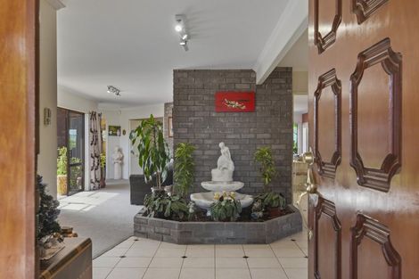 Photo of property in 11 Oakwood Grove, Paraparaumu Beach, Paraparaumu, 5032