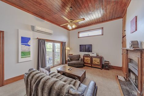 Photo of property in 51 Waverley Street, Waipawa, 4210