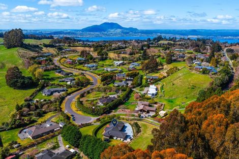 Photo of property in 90 Dalmore Way, Acacia Bay, Taupo, 3385