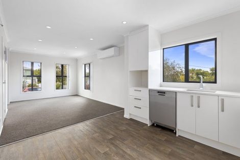 Photo of property in 2/9 Marlene Avenue, Te Atatu South, Auckland, 0610