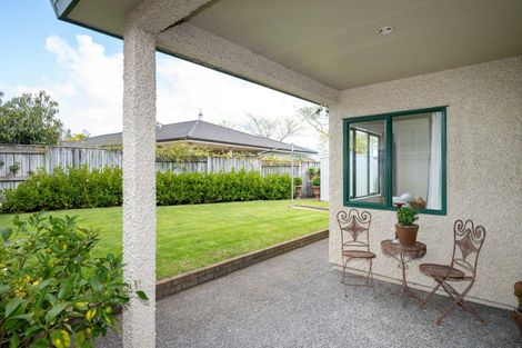 Photo of property in 2 Hanna Place, Havelock North, 4130