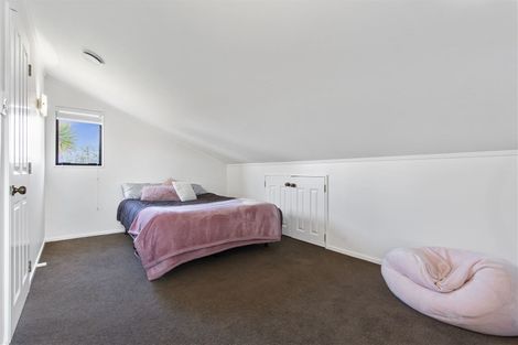 Photo of property in 121 Forrest Hill Road, Forrest Hill, Auckland, 0620
