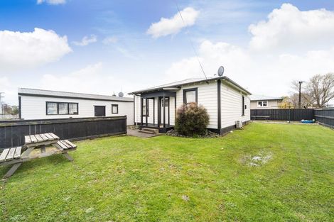 Photo of property in 32 Cambridge Street, Milson, Palmerston North, 4414