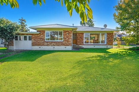 Photo of property in 28 Sandspit Road, Waiuku, 2123