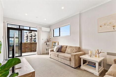 Photo of property in 162 Hobsonville Point Road, Hobsonville, Auckland, 0616