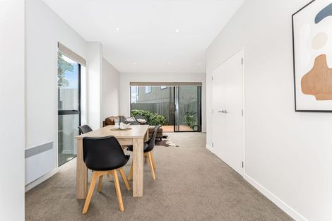 Photo of property in 5/6 Oswald Crescent, Paparangi, Wellington, 6037