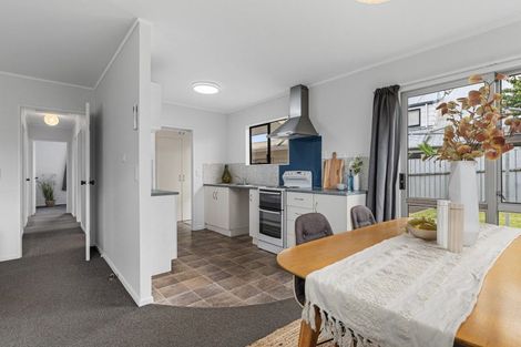 Photo of property in 2/935 Cameron Road, Gate Pa, Tauranga, 3112