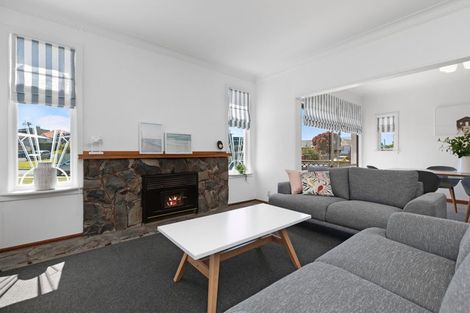 Photo of property in 4 Pitau Road, Mount Maunganui, 3116