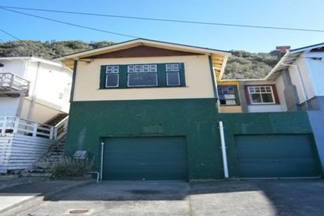 Photo of property in 412 Queens Drive, Lyall Bay, Wellington, 6022